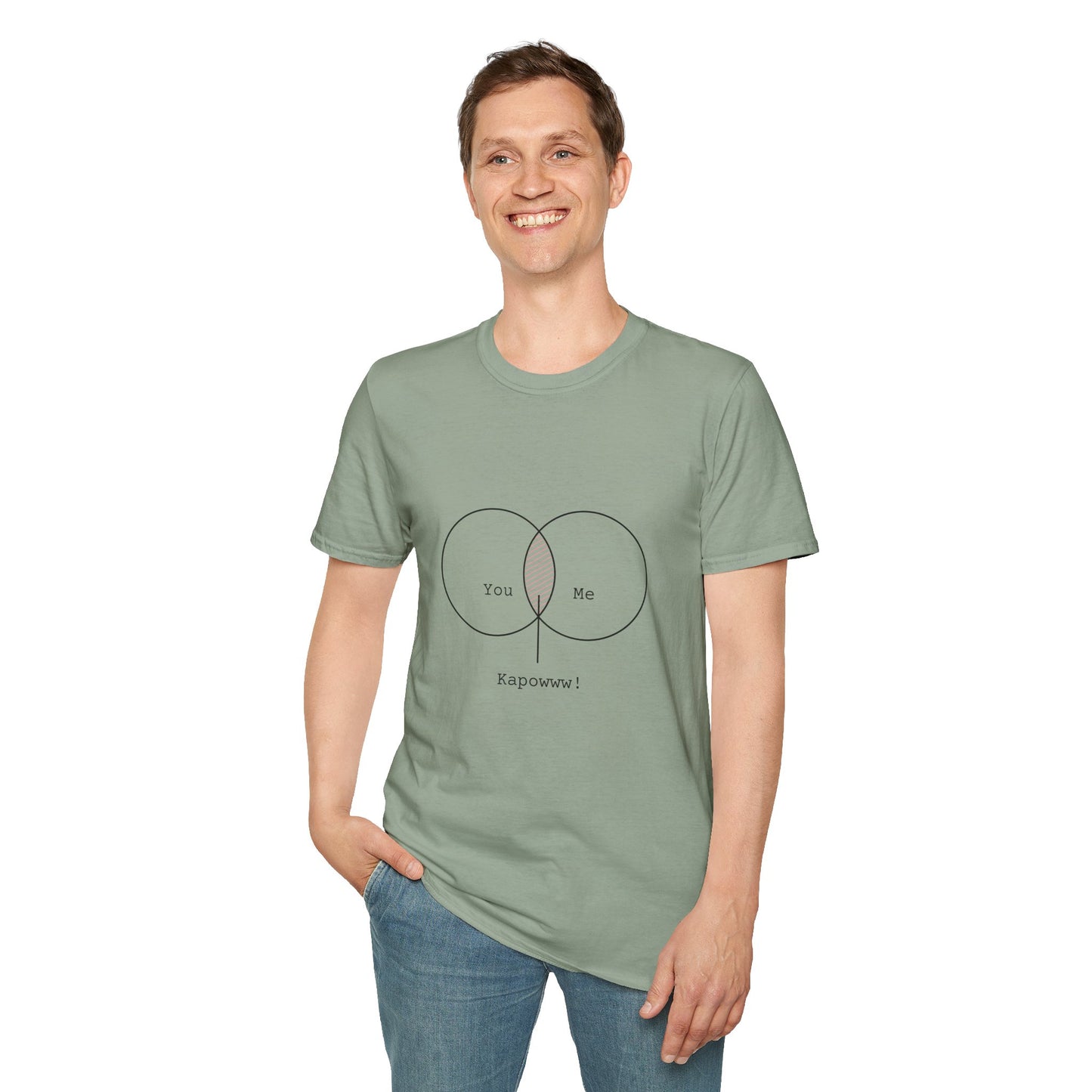 You + Me = Kapowww! T-Shirt – Funny Geek Love Venn Diagram Tee