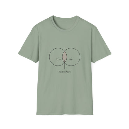 You + Me = Kapowww! T-Shirt – Funny Geek Love Venn Diagram Tee